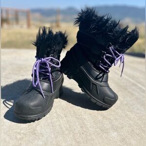 🤑💰🤑 3/$10.00 budle item 🤑💰🤑 
Itasca girls Snow Boots